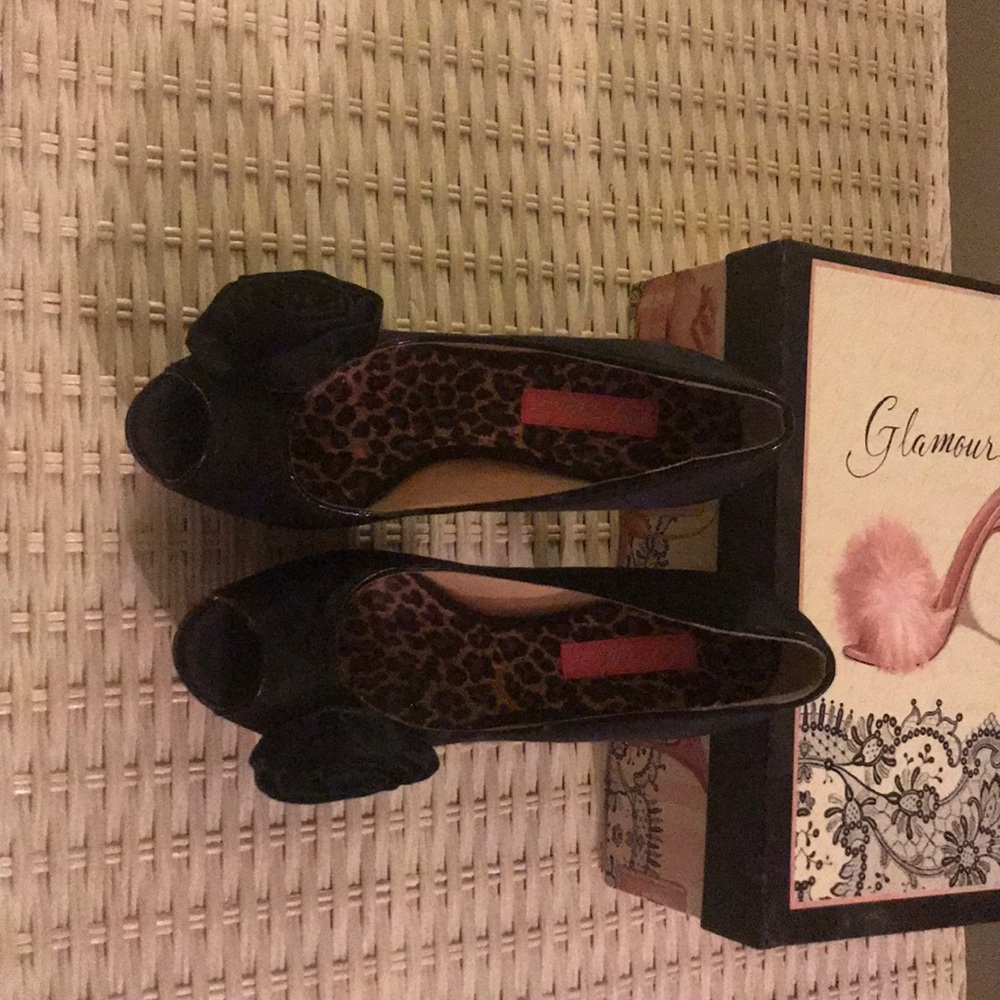 Betsy johnson platform pumps 5 inch heal